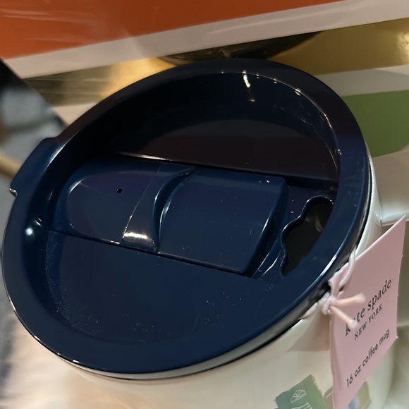 Kate Spade ♠️ bookshelf mug - Picture 4 of 5